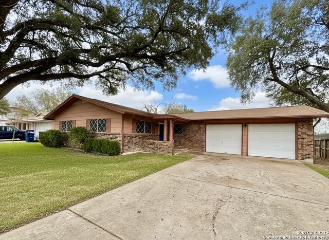 $1,625 | 4234 Hall Park Drive, San Antonio, TX 78218