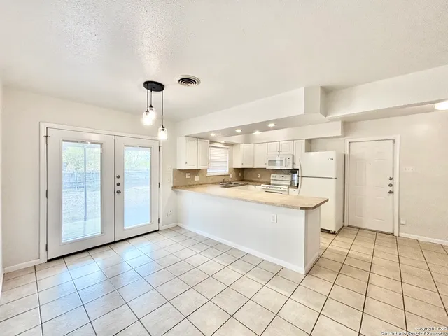 $1,625 | 4234 Hall Park Drive, San Antonio, TX 78218