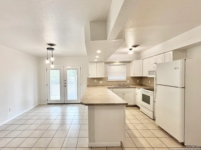 $1,625 | 4234 Hall Park Drive, San Antonio, TX 78218