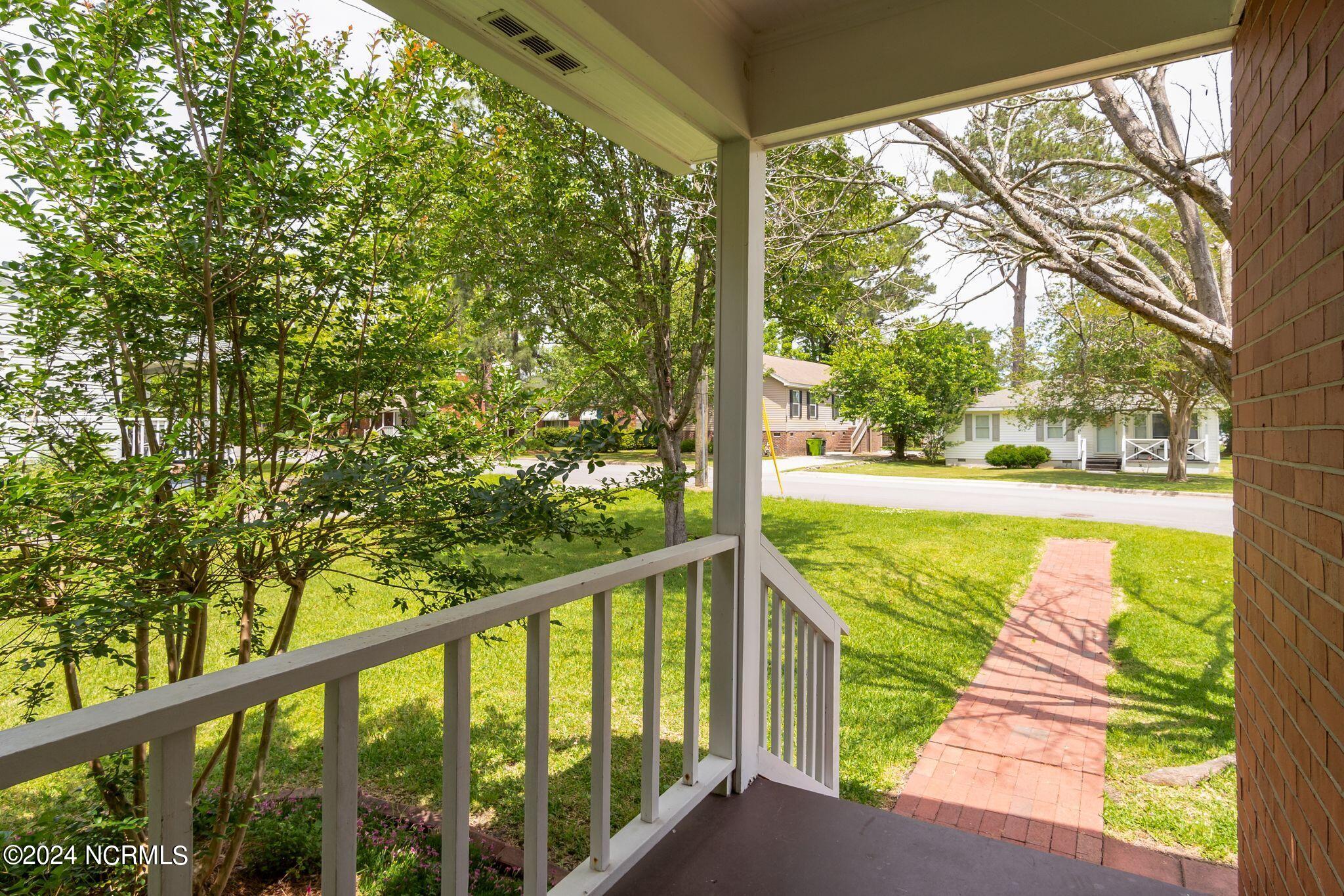 1609 High Street New Bern, NC 28560 - Photo 11 of 50 Front