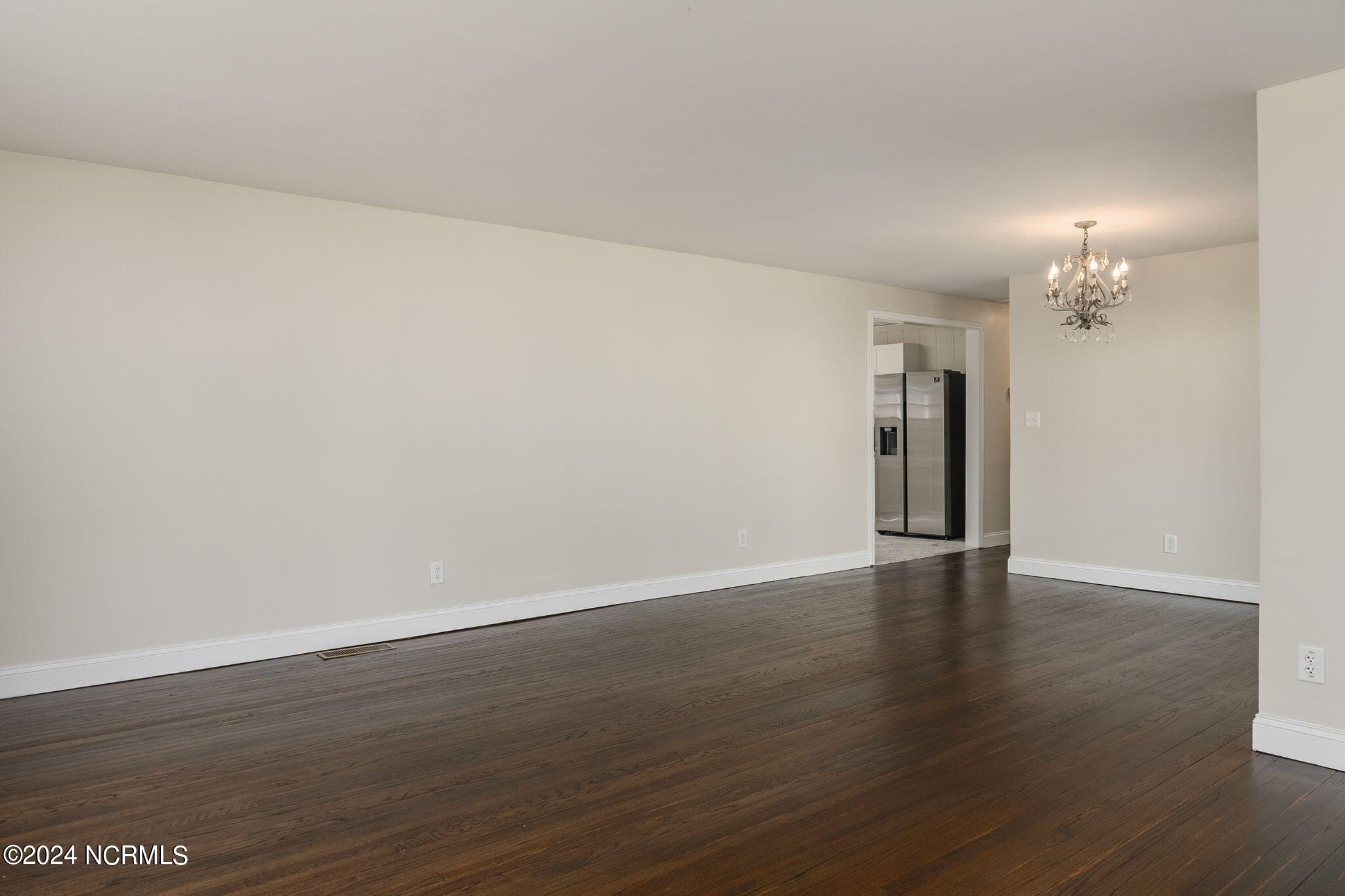 1609 High Street New Bern, NC 28560 - Photo 17 of 50 Living Room