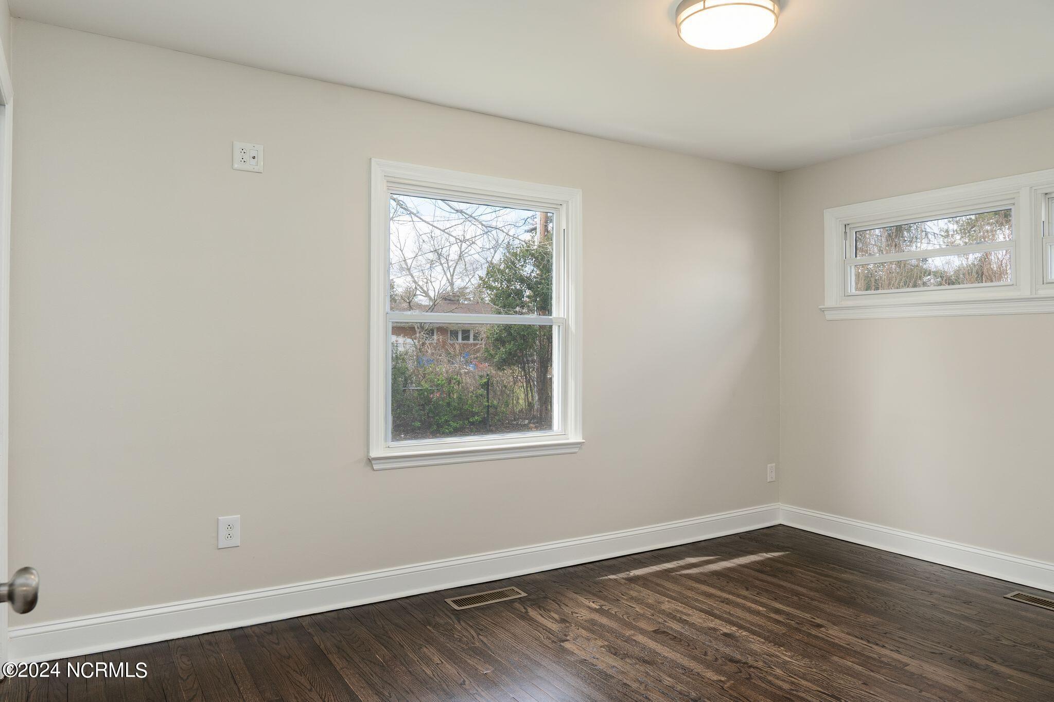 1609 High Street New Bern, NC 28560 - Photo 24 of 50 Second Bedroom