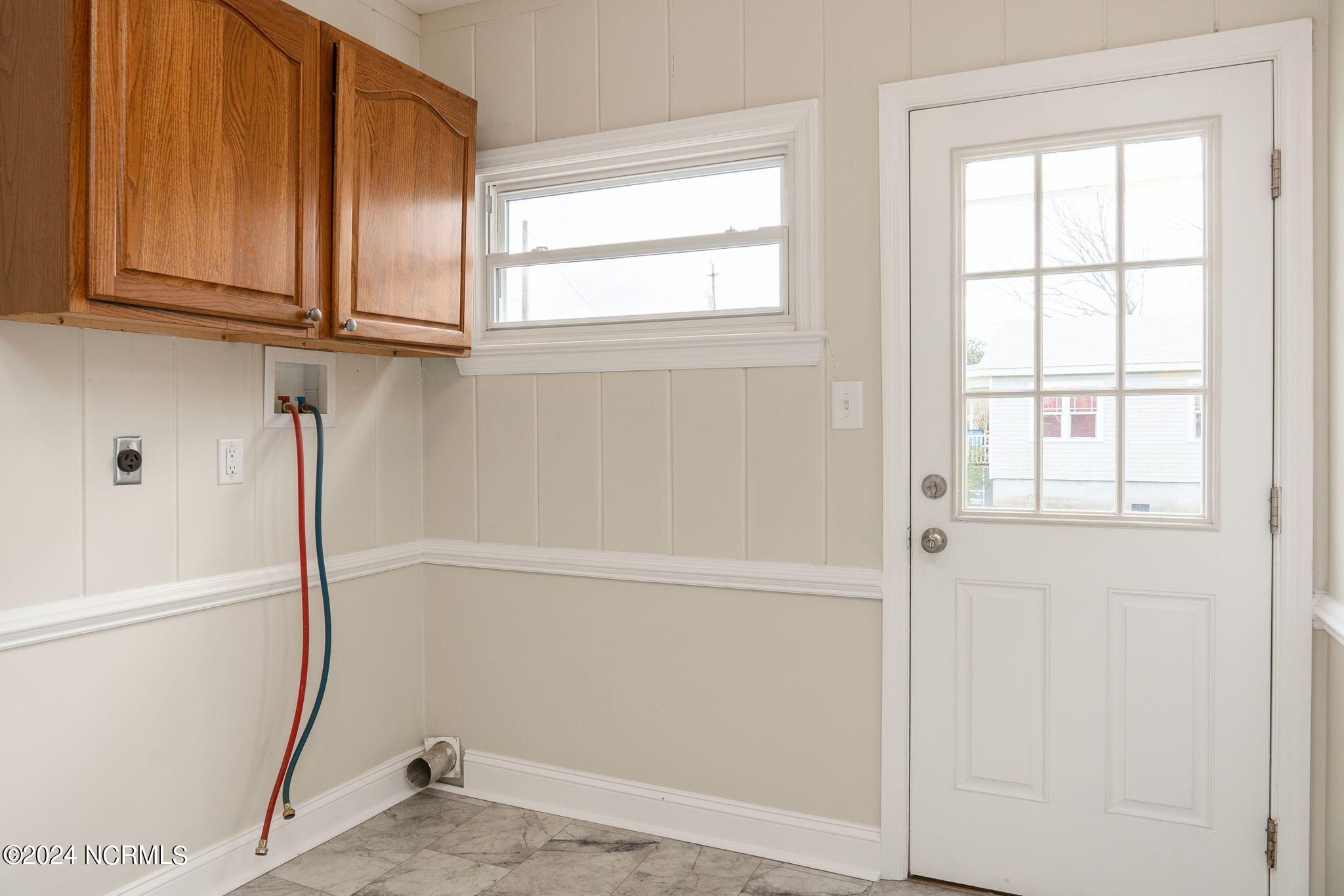 1609 High Street New Bern, NC 28560 - Photo 28 of 50 Laundry Room