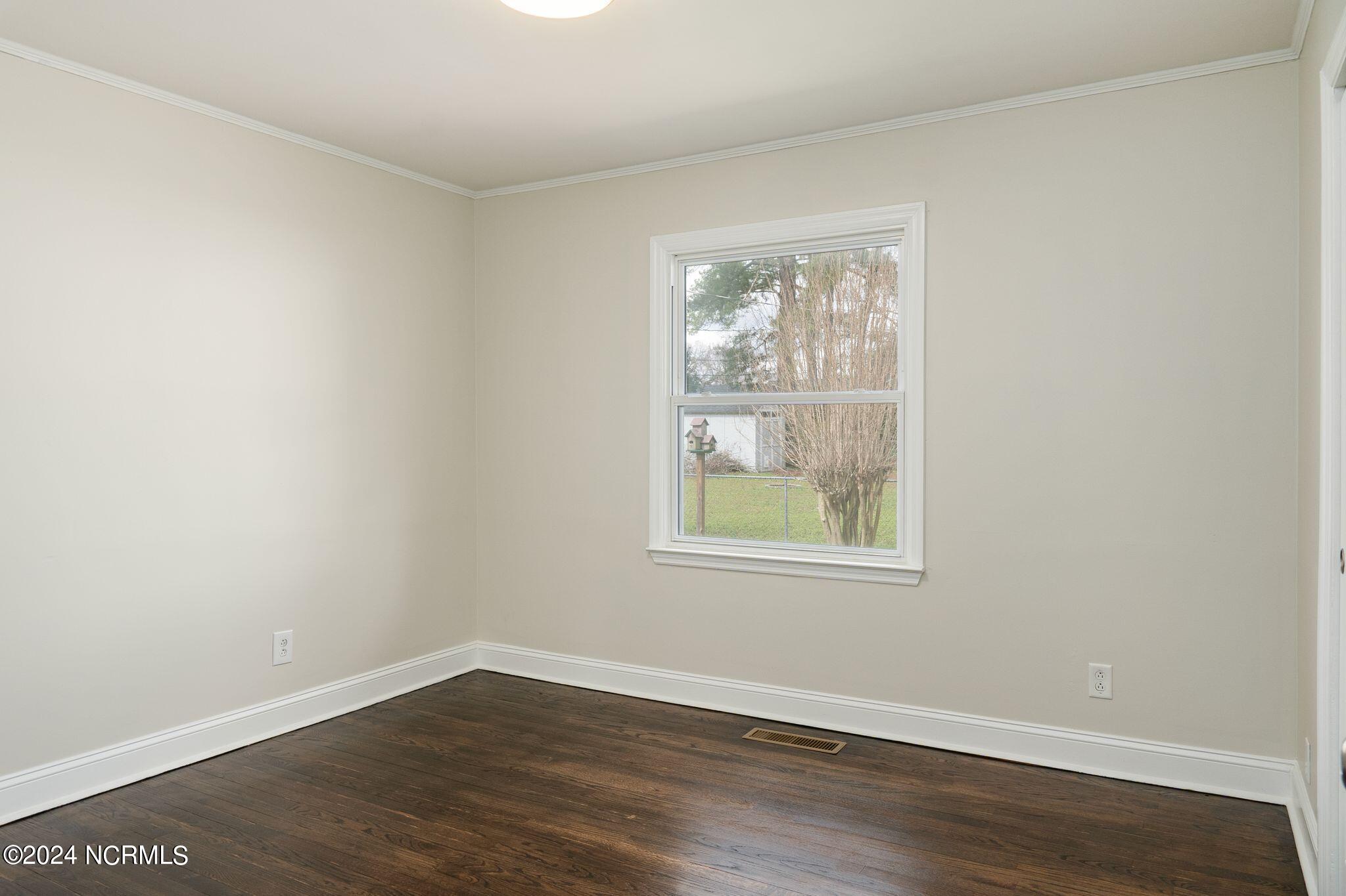 1609 High Street New Bern, NC 28560 - Photo 4 of 50 First Bedroom