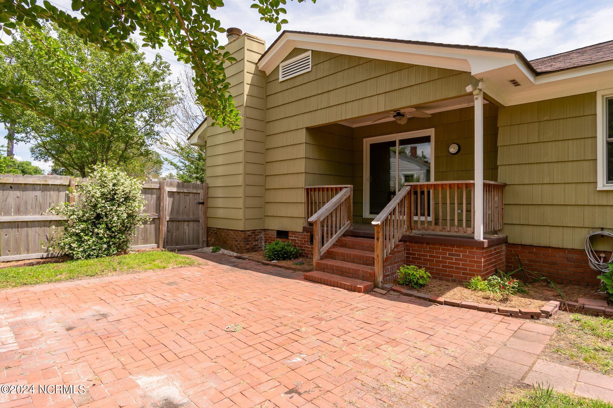 1609 High Street New Bern, NC 28560 - Photo 5 of 50 Back