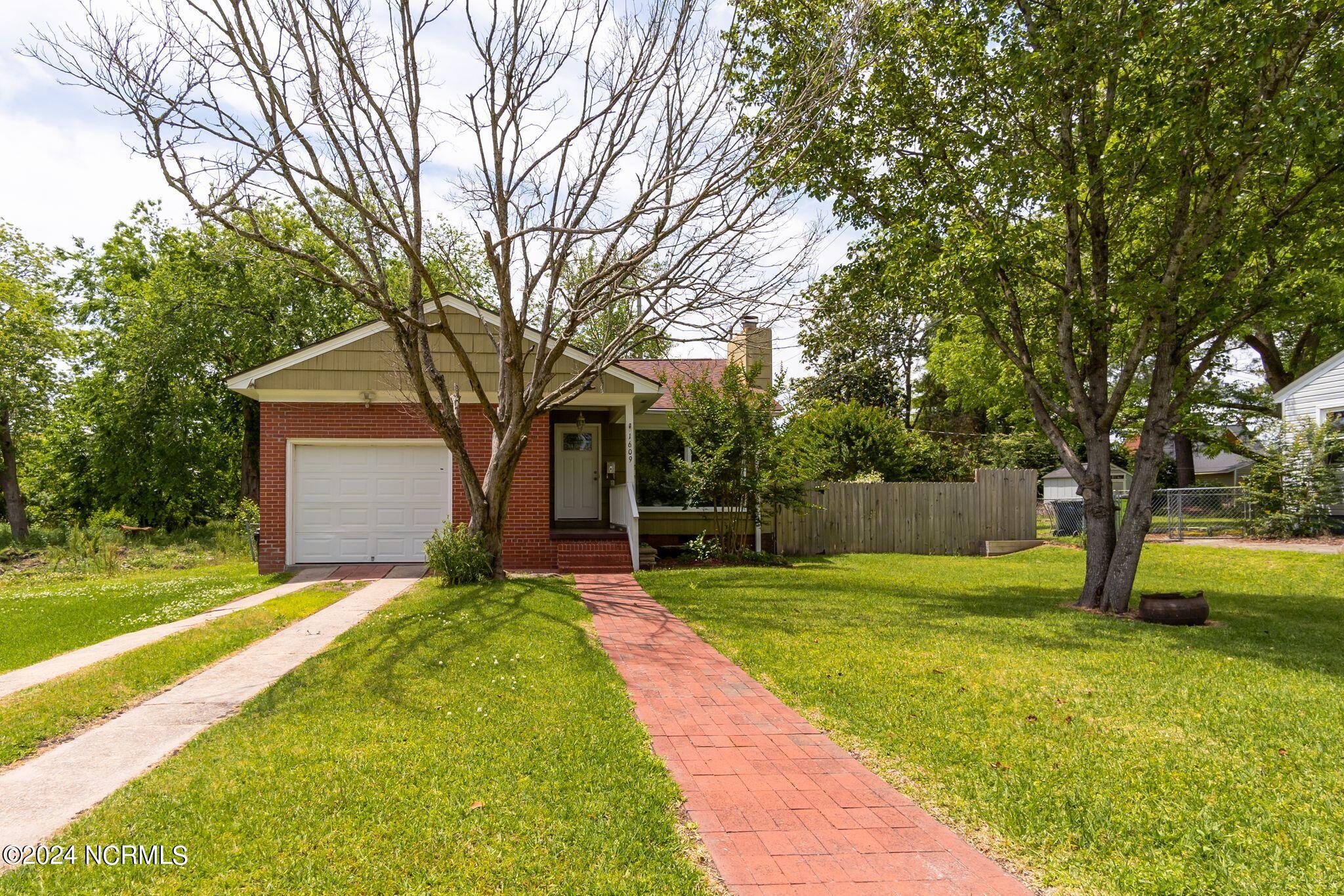 1609 High Street New Bern, NC 28560 - Photo 6 of 50 Front
