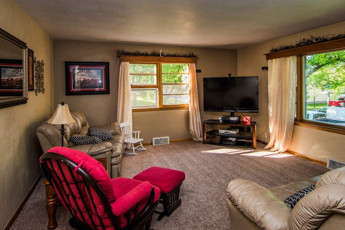 1410 Ridgeway Avenue Vincennes, IN 47591 - Photo 3 of 20 Gallery Image 3