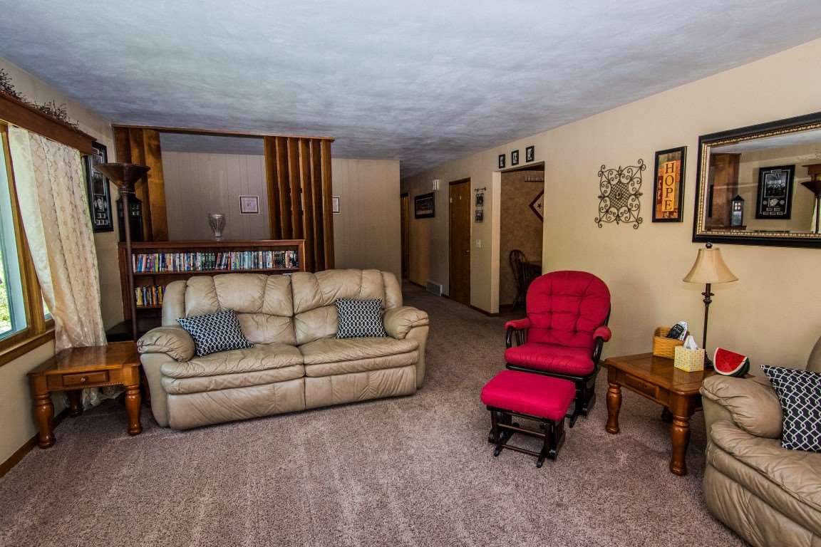1410 Ridgeway Avenue Vincennes, IN 47591 - Photo 4 of 20 Gallery Image 4