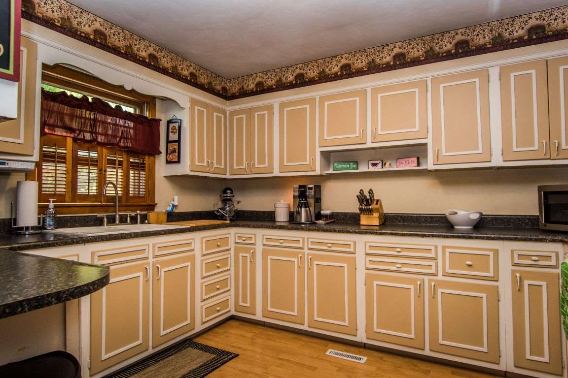 1410 Ridgeway Avenue Vincennes, IN 47591 - Photo 5 of 20 Gallery Image 5