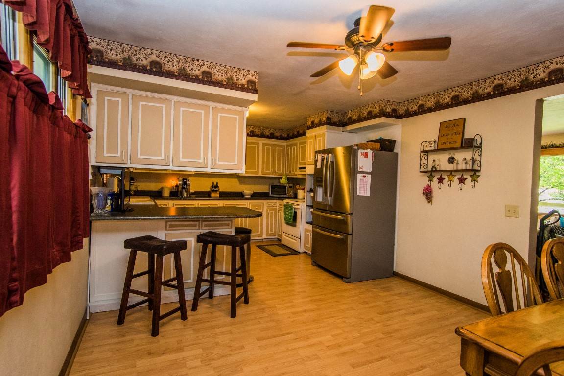1410 Ridgeway Avenue Vincennes, IN 47591 - Photo 6 of 20 Gallery Image 6