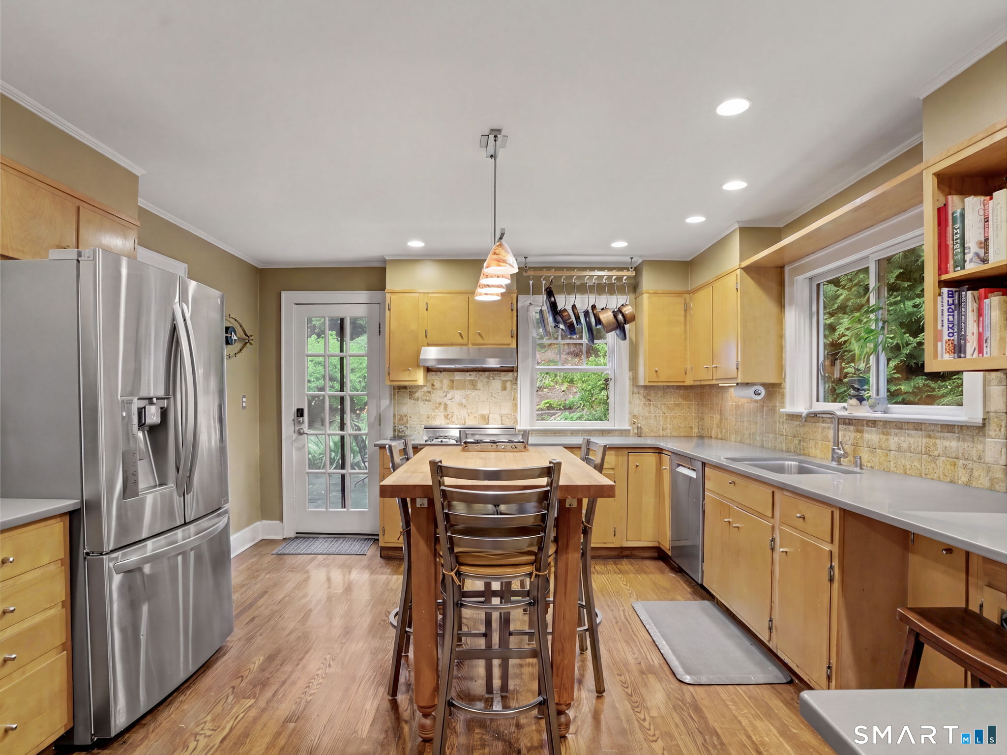 46 Valleywood Road Greenwich, CT 06830 - Photo 9 of 38