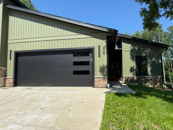 $419,000 | 225 Whitetail Way, Unit 28, Deerfield, WI 53531