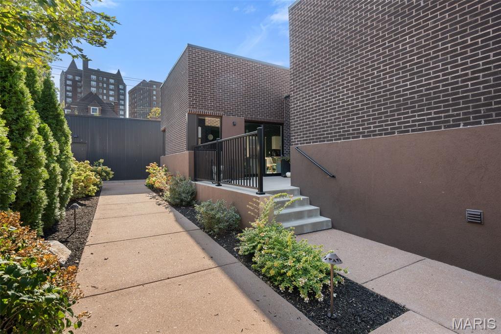 3738 Olive Street St. Louis, MO 63108 - Photo 4 of 75
