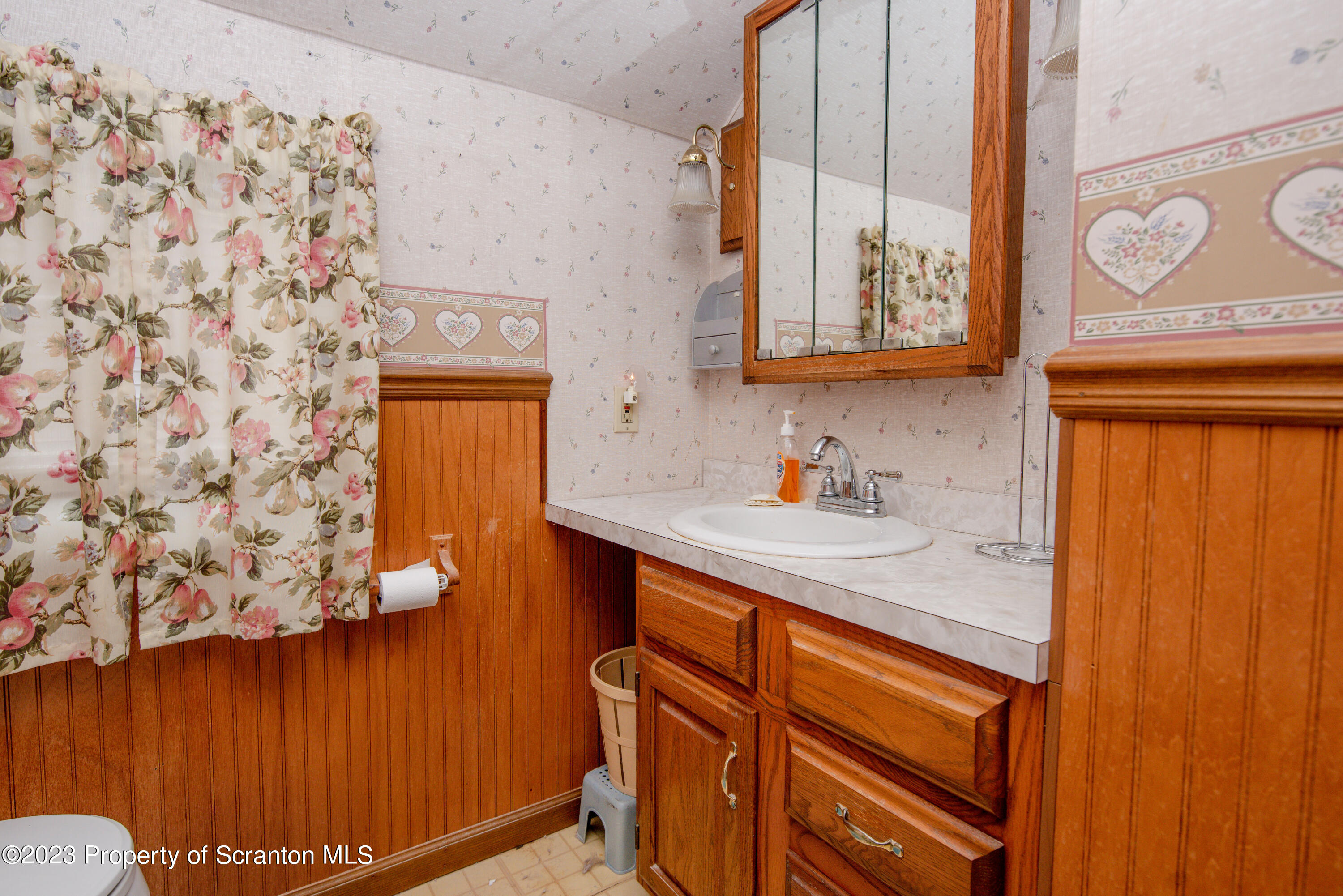 1119 Springbrook Avenue Moosic, PA 18507 - Photo 16 of 22 Gallery Image 16