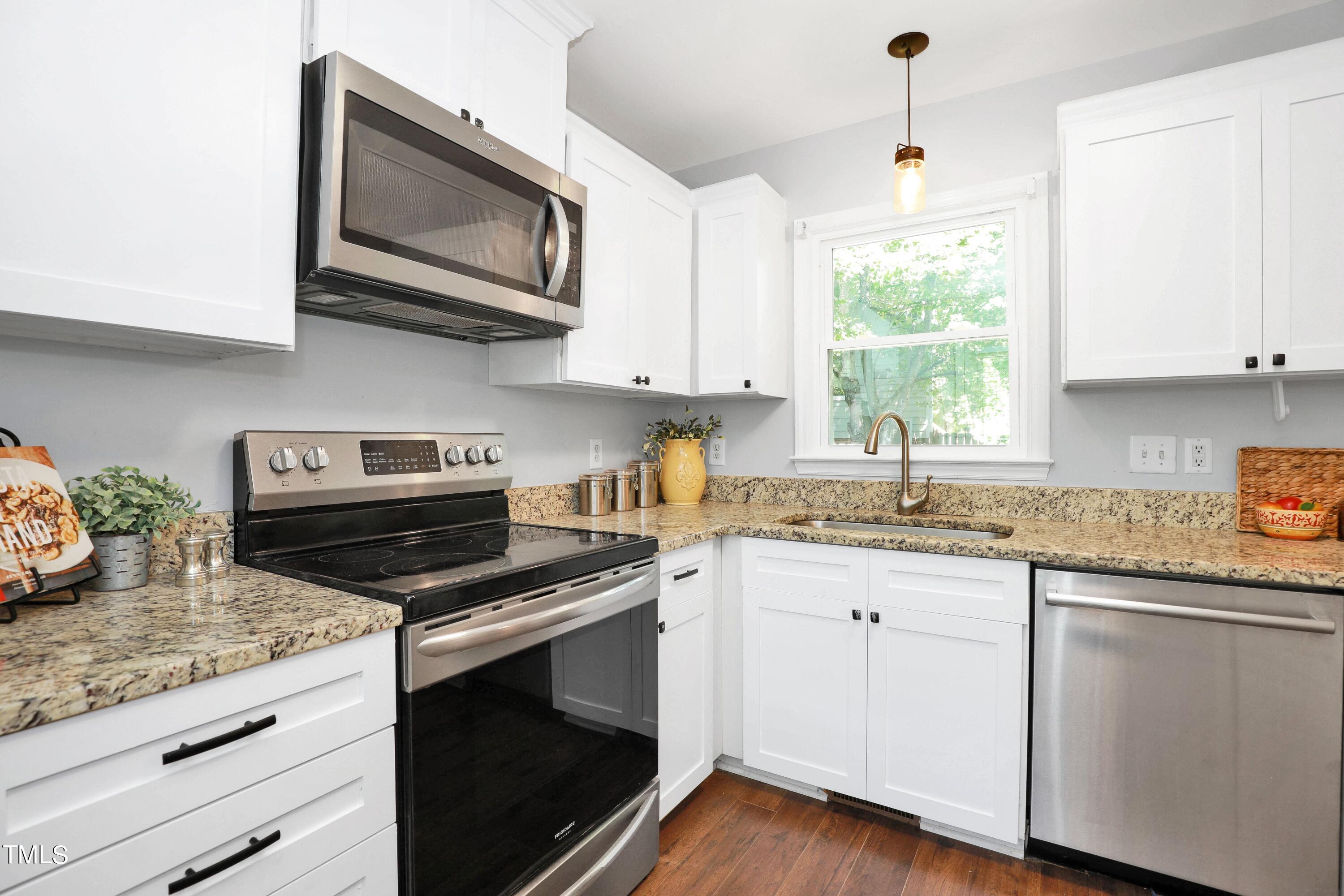 4304 Fathom Court Raleigh, NC 27606 - Photo 9 of 37 9