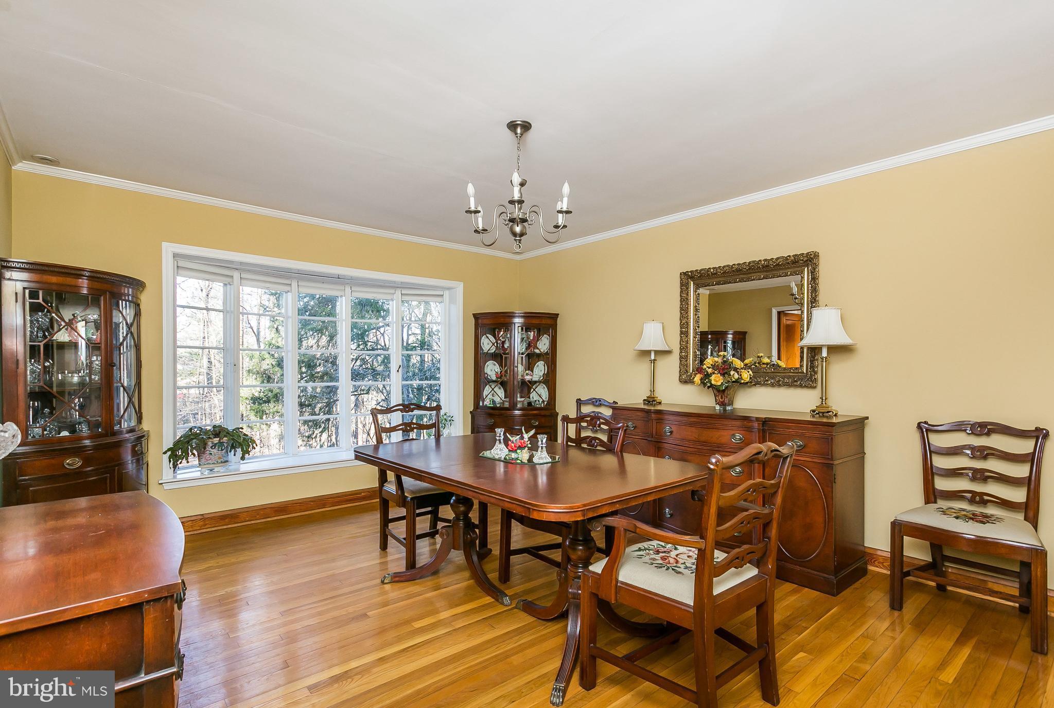 1316 Doves Cove Road Towson, MD 21286 - Photo 7 of 30 Dining Room 15x13 with bow window and hdwd. floor