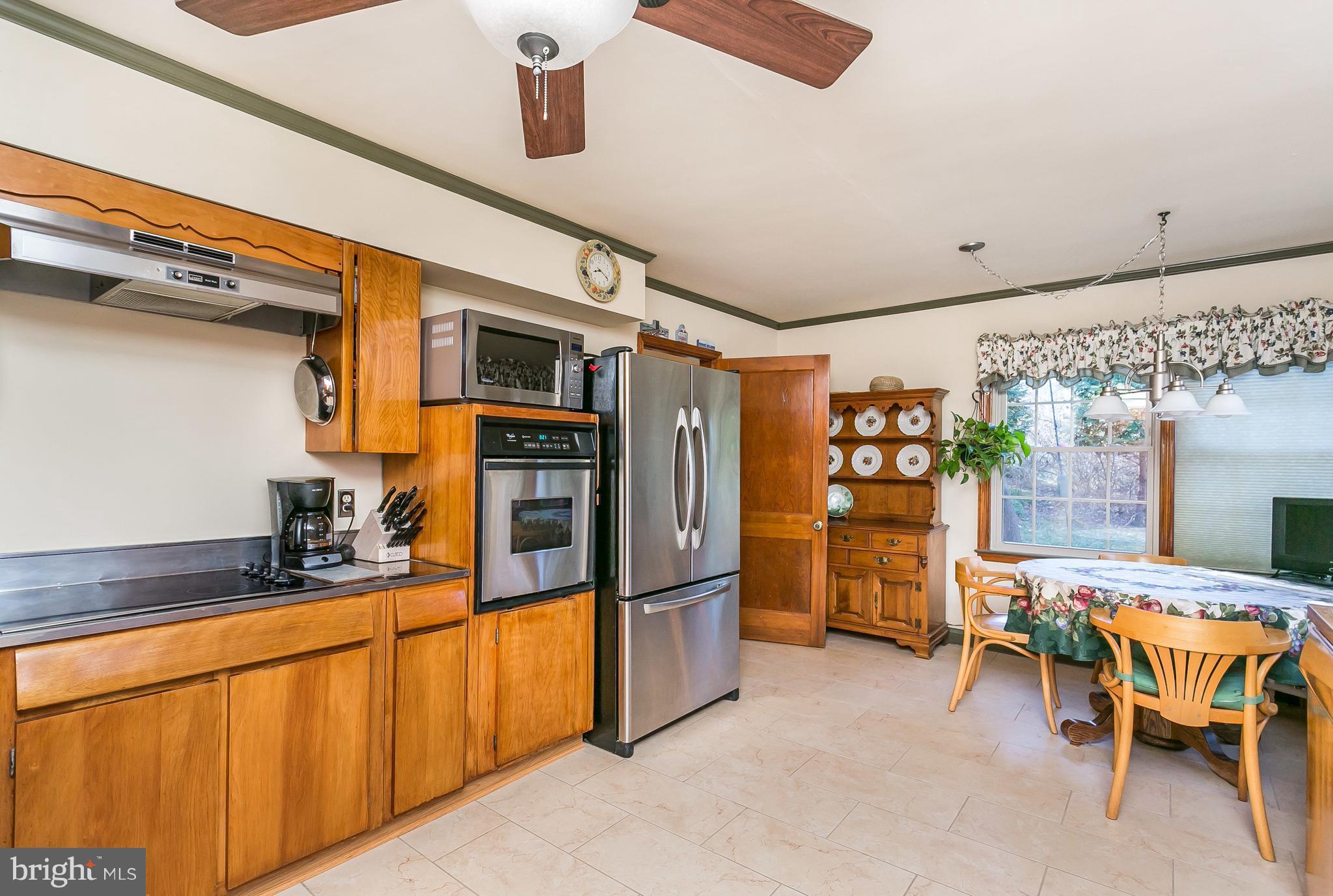 1316 Doves Cove Road Towson, MD 21286 - Photo 10 of 30 17x11 spacious kitchen w/breakfast area