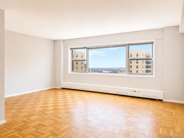 $260,000 | 4 Fordham Hill Ovl, Unit 14G | University Heights