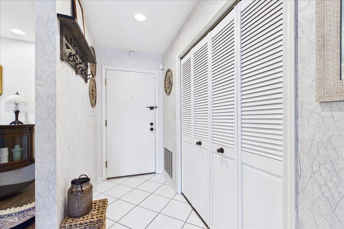 300 East Dundee Road, Unit 310 Buffalo Grove, IL 60089 - Photo 3 of 27