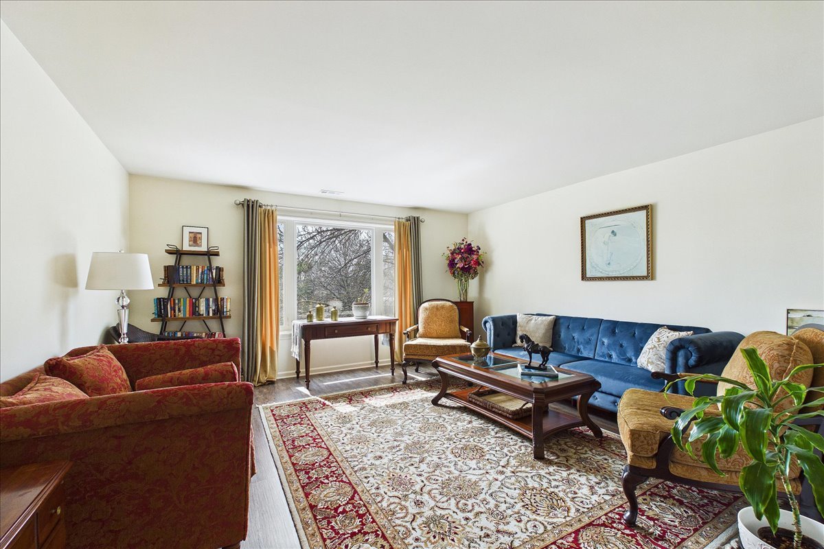 300 East Dundee Road, Unit 310 Buffalo Grove, IL 60089 - Photo 4 of 27