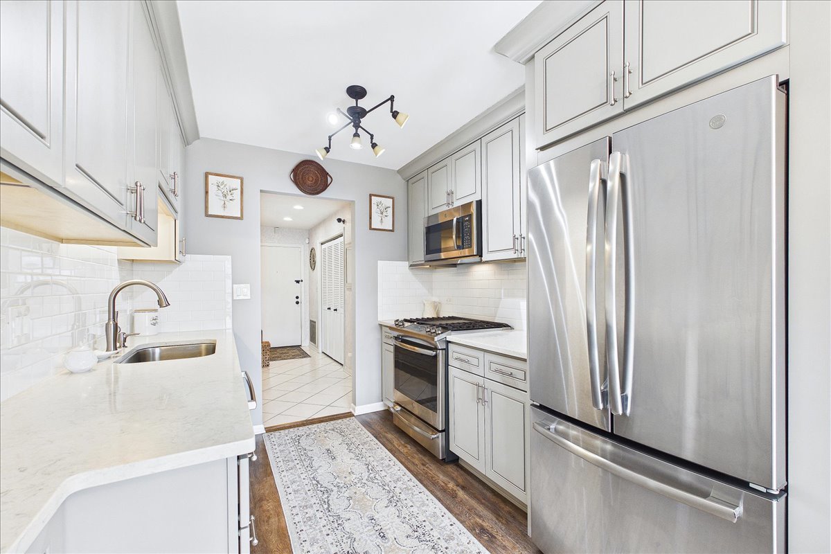 300 East Dundee Road, Unit 310 Buffalo Grove, IL 60089 - Photo 10 of 27