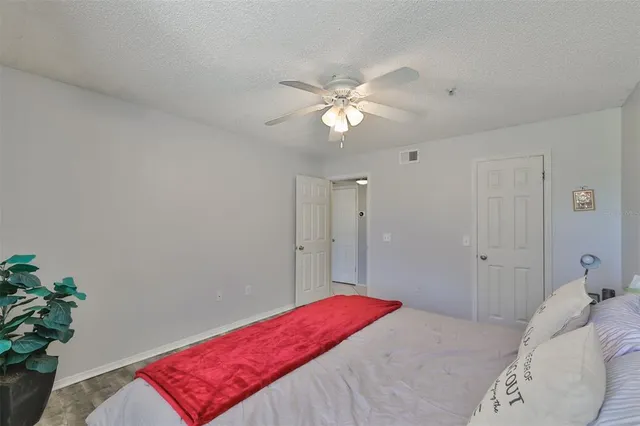 $1,900 | 2400 Feather Sound Drive, Unit 332, Clearwater, FL 33762