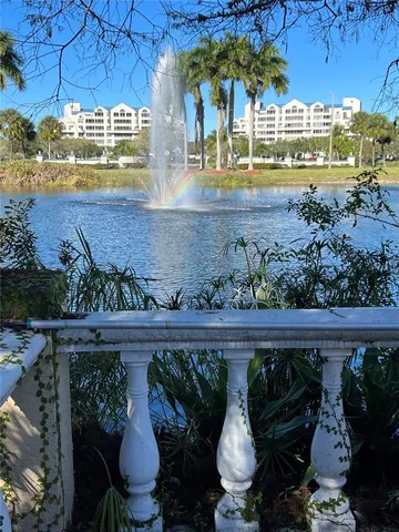 $1,900 | 2400 Feather Sound Drive, Unit 332, Clearwater, FL 33762