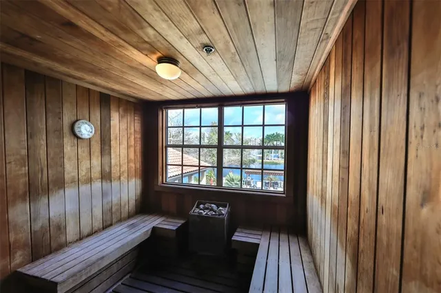 $1,900 | 2400 Feather Sound Drive, Unit 332, Clearwater, FL 33762