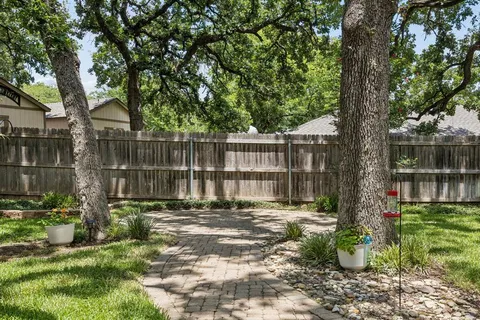 $419,900 | 2814 Greenbrook Drive, Arlington, TX 76016