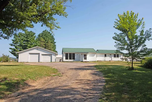 $264,000 | 28971 County Road East, Richland Center, WI 53581