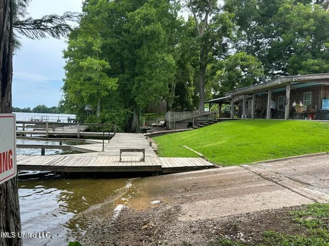 $975,000 | 101 Sportsman Lane, Ferriday, LA 71334
