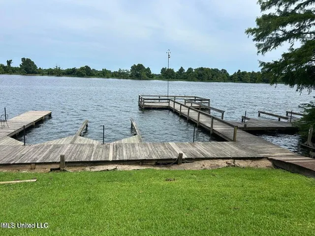 $975,000 | 101 Sportsman Lane, Ferriday, LA 71334