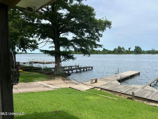 $975,000 | 101 Sportsman Lane, Ferriday, LA 71334