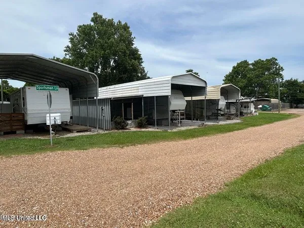 $975,000 | 101 Sportsman Lane, Ferriday, LA 71334