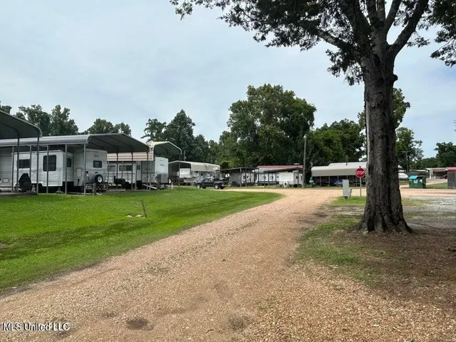 $975,000 | 101 Sportsman Lane, Ferriday, LA 71334