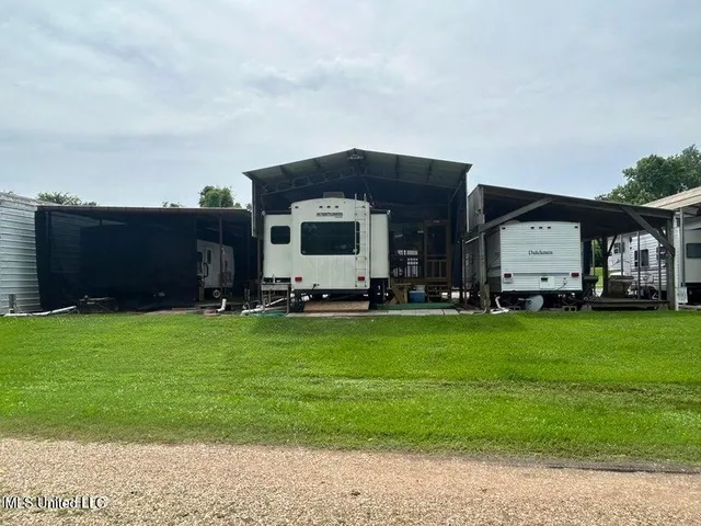 $975,000 | 101 Sportsman Lane, Ferriday, LA 71334