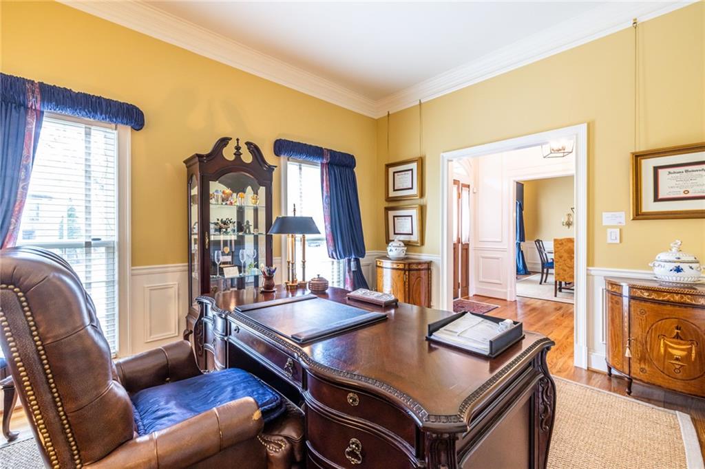 950 Heritage Hills Road Decatur, GA 30033 - Photo 14 of 88 a living room with furniture and a table