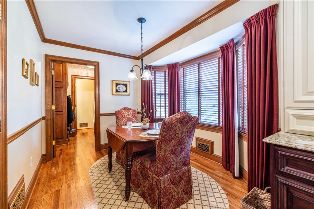 950 Heritage Hills Road Decatur, GA 30033 - Photo 29 of 88 a dining room with furniture and window