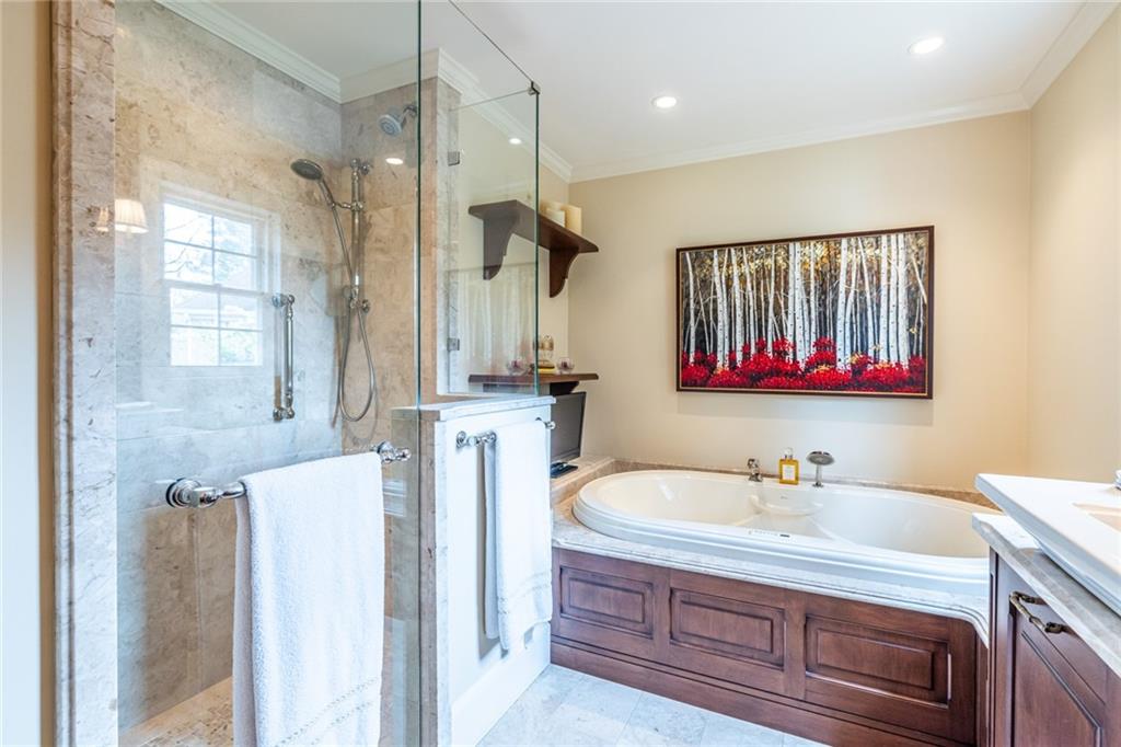 950 Heritage Hills Road Decatur, GA 30033 - Photo 46 of 88 a bathroom with a tub sink and mirror