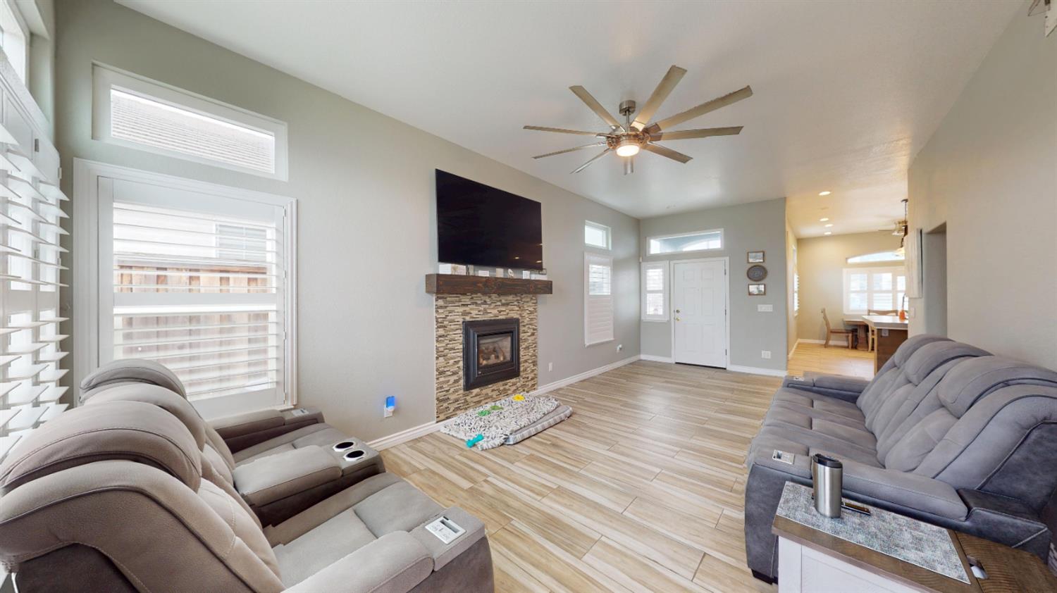 1847 Bergthold Street Manteca, CA 95336 - Photo 3 of 23