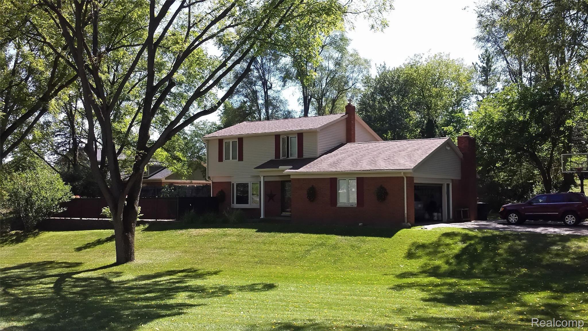 751 Edgewood Drive Rochester, MI 48306 - Photo 48 of 54 House pic 3.jpg