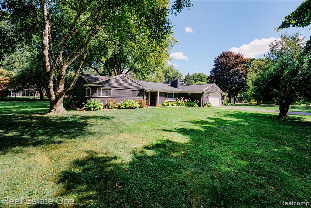 2270 Kingsford Road Rochester Hills, MI 48309 - Photo 3 of 43