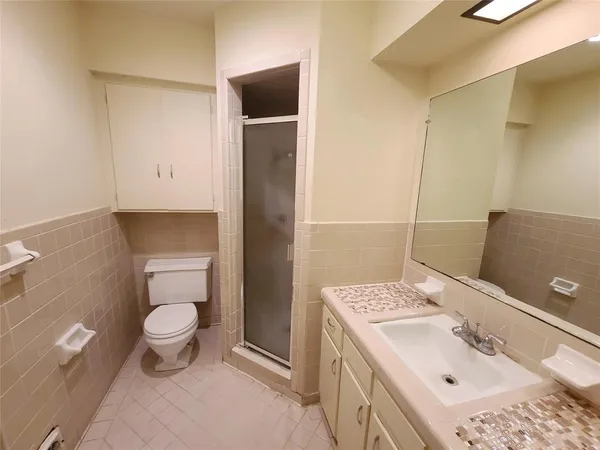 $2,195 | 7436 Brentcove Circle, Dallas, TX 75214