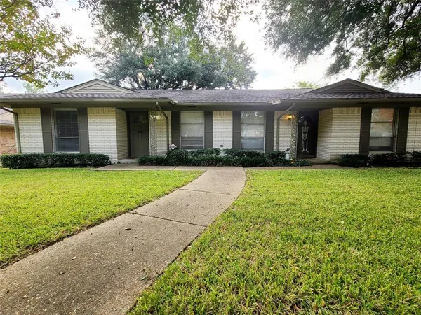 $2,195 | 7436 Brentcove Circle, Dallas, TX 75214