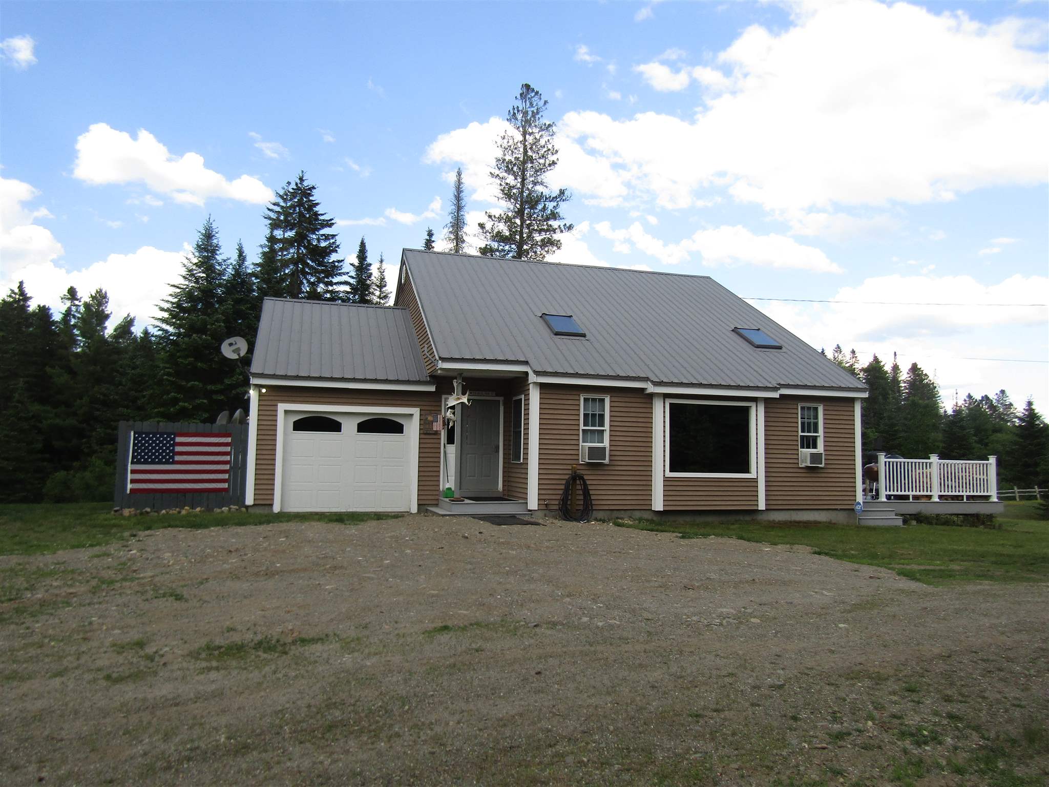 113 Pine Grove Errol, NH 03579 - Photo 4 of 40