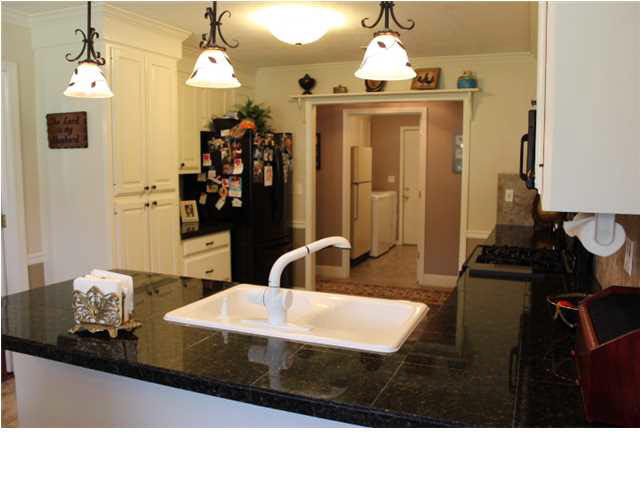 121 Falcon Ridge Drive Raymond, MS 39154 - Photo 15 of 47 Kitchen