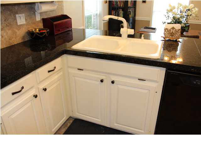 121 Falcon Ridge Drive Raymond, MS 39154 - Photo 17 of 47 Kitchen