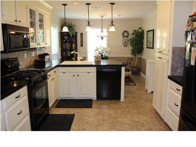 121 Falcon Ridge Drive Raymond, MS 39154 - Photo 19 of 47 Kitchen