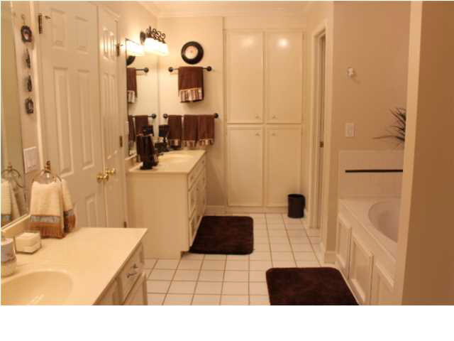 121 Falcon Ridge Drive Raymond, MS 39154 - Photo 27 of 47 Master Bath