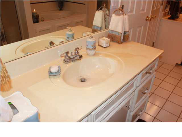 121 Falcon Ridge Drive Raymond, MS 39154 - Photo 28 of 47 Master Bath